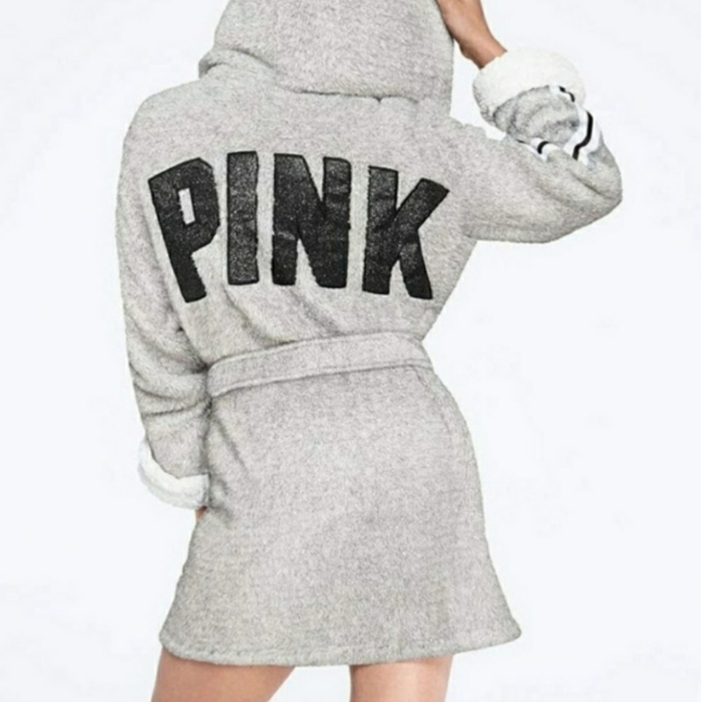 LAST💕Size XS/S PINK VICTORIA'S SECRET SHERPA ROBE - Picture 1 of 5